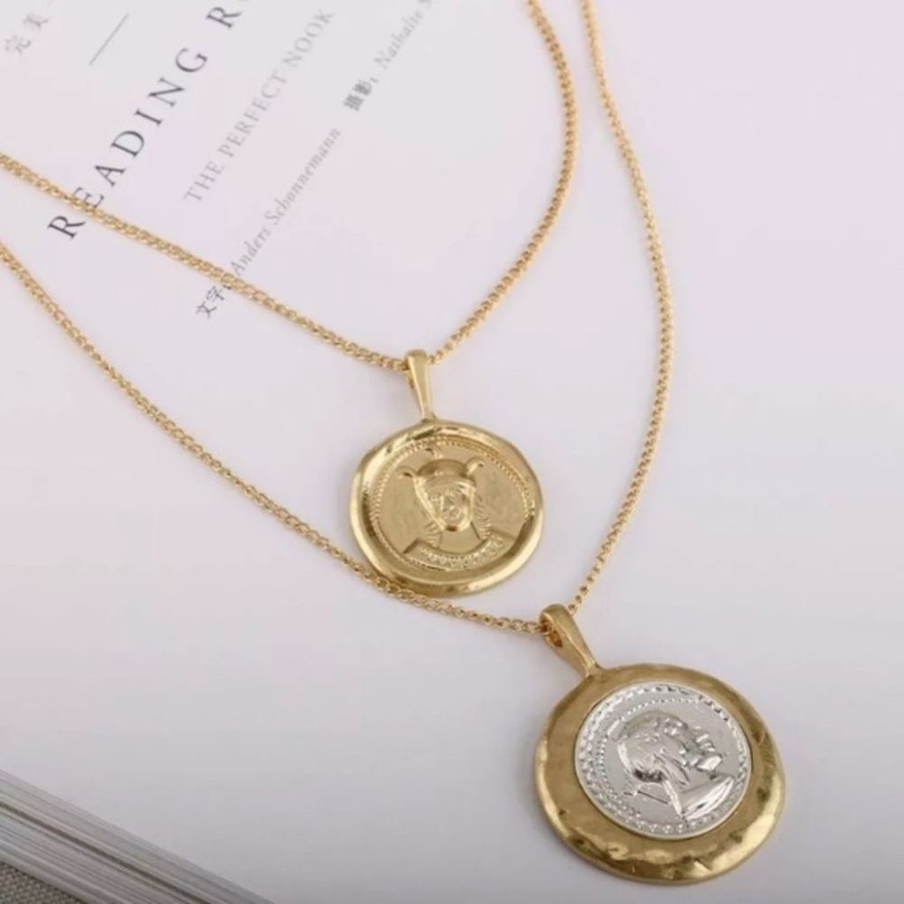 vintage gold / silver coins necklace - Picture 3 of 5